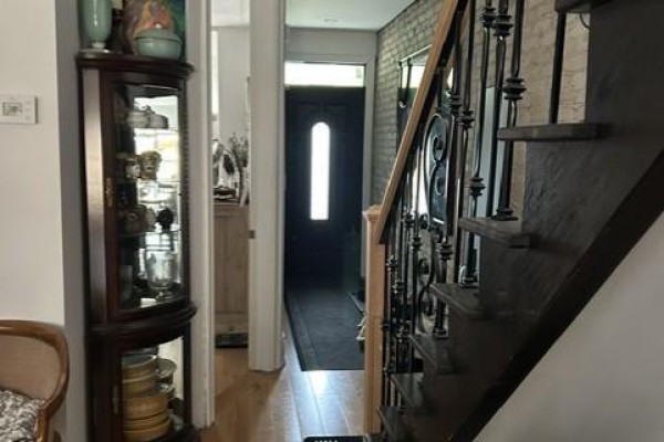 476 Strathmore Boulevard N, Toronto, ON, photo 3
