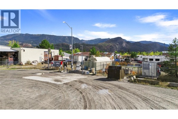 4761 Gilbert Drive, Barriere, BC V0E1E0 Photo 3