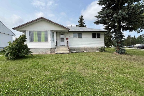 Dining room - 4764 43 St., Drayton Valley, AB T7A1G1 Photo 2