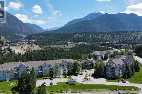 4pc Ensuite bath - 4765 Forsters Landing Road Unit# 204, Radium Hot Springs, BC V0A1M0 Photo 4