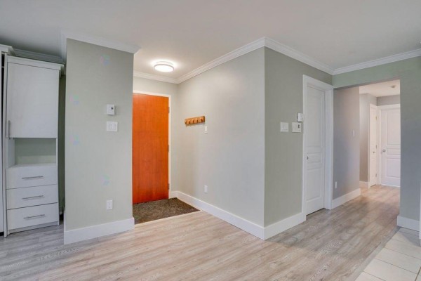 Living room - 477 Rue De Cannes, Gatineau, QC J8V4E6 Photo 2