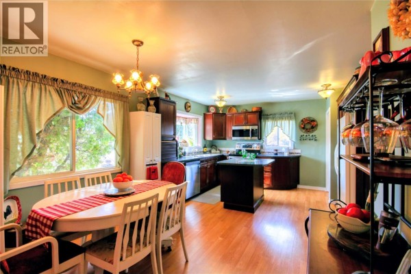 Utility room - 4771 Burns Avenue, Canal Flats, BC V0B1B0 Photo 5