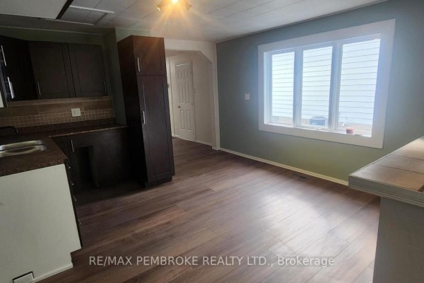 478 Ramsey Street, Pembroke, ON K8A4Y3 Photo 3