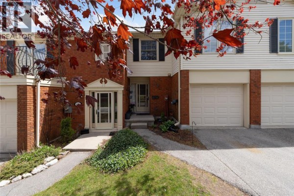 4pc Bathroom - 478 Wilkins Street, London, ON N6C5B2 Photo 2