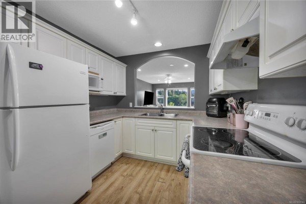 4780 Fairbrook Cres, Nanaimo, BC, photo 3