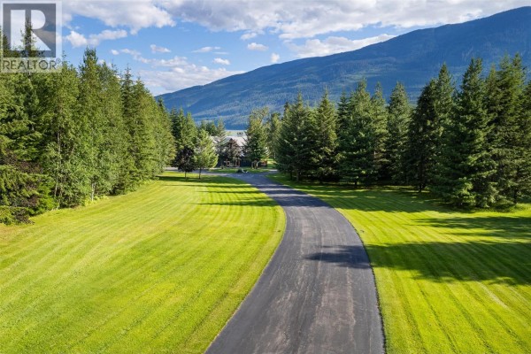 2pc Bathroom - 4785 Airport Way, Revelstoke, BC V0E2S3 Photo 4