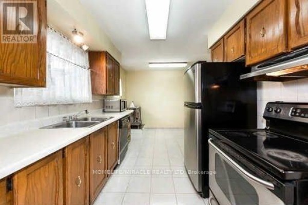 479 Brimorton Drive, Toronto, ON M1H2E7 Photo 5