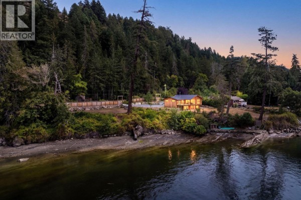 479 Montague Park Road, Galiano Island, BC V0N1P0 Photo 4