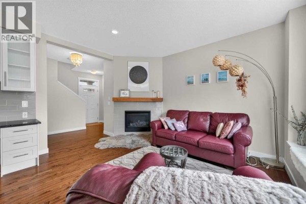 Foyer - 479 Nolan Hill Drive Nw, Calgary, AB T3R0S9 Photo 5