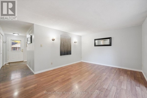 Primary Bedroom - 48 - 129 Victoria Road N, Guelph, ON N1E6T8 Photo 5