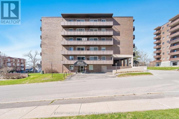 48 - 2 Albert Street, Barrie, ON, photo 2