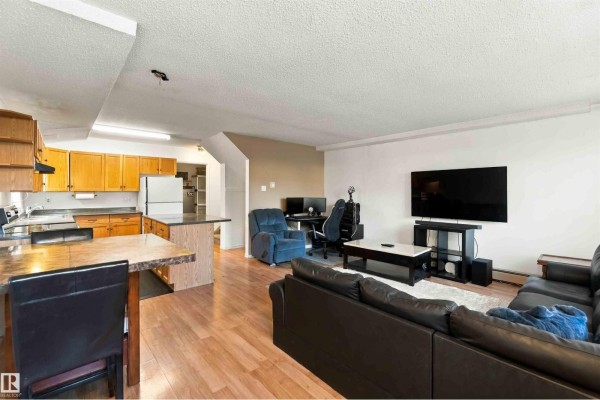 Kitchen - #48 13590 38 St Nw, Edmonton, AB T5A2W7 Photo 3