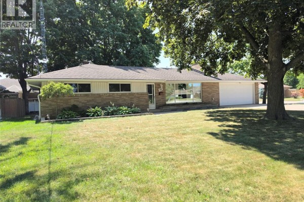 Family room - 48 Ardleigh Drive, Chatham, ON N7L0B4 Photo 3