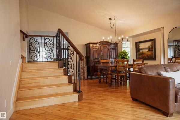 48 Aster Pt, Sherwood Park, AB, photo 2