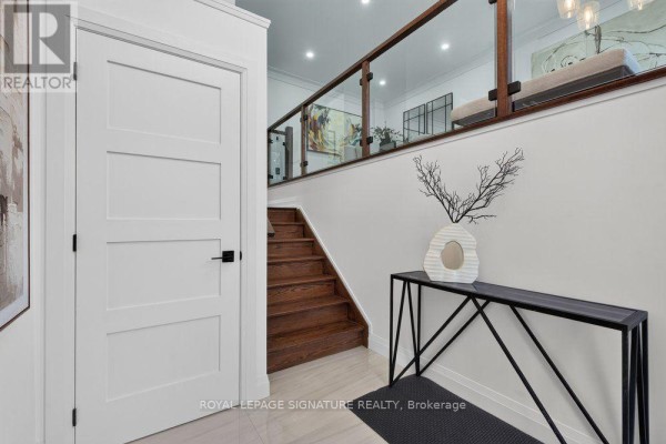 Living room - 48 B Maybourne Ave Avenue, Toronto, ON M1L2V9 Photo 3