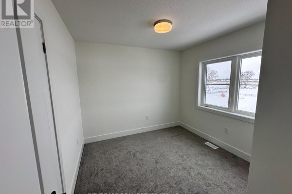 48 Balladry Boulevard, Stratford, ON N5A0L5 Photo 4
