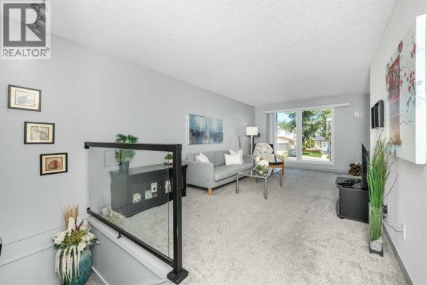 Bedroom - 48 Bermuda Court Nw, Calgary, AB T3K1H3 Photo 2