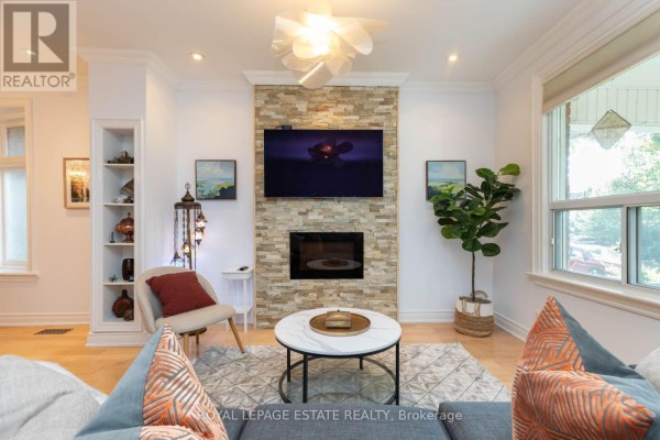 48 Bloomfield Avenue, Toronto, ON M4L2G3 Photo 4
