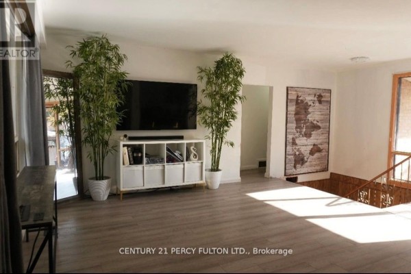 48 Campbell Drive, Brampton, ON, photo 2