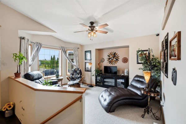 Living room - 48 Demetrioff Drive, Winnipeg, MB R3X2J7 Photo 3