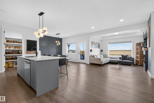 Kitchen - 48 Edgefield Wy, St  Albert, AB T8N8A1 Photo 3