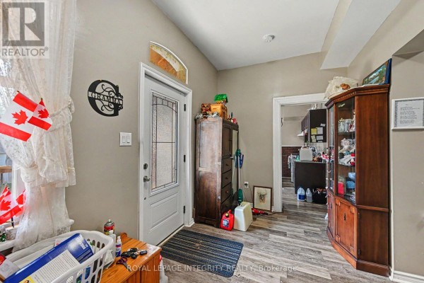 48 Elmsley Street S, Smiths Falls, ON, photo 3