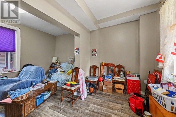 Bedroom 2 - 48 Elmsley Street S, Smiths Falls, ON K7A3P6 Photo 4