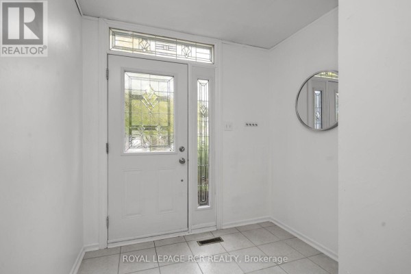 Kitchen - 48 Esplanade Road, Brampton, ON L6T2C8 Photo 5