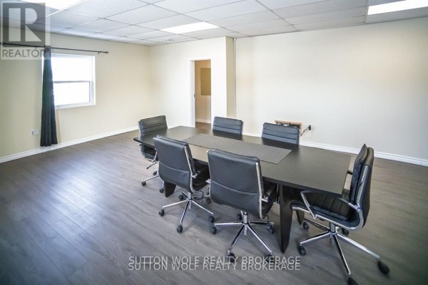 48 Front Street E, Strathroy Caradoc, ON, photo 3