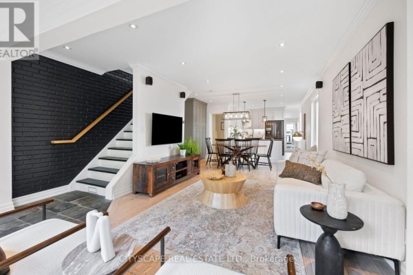 Living room - 48 Golfview Avenue, Toronto, ON M4E2K1 Photo 5