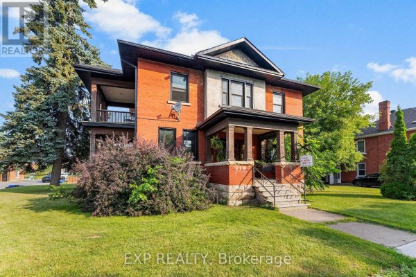48 Hall Avenue E, Renfrew, ON, photo 2