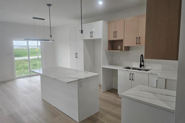 Kitchen - 48 Hominick Place, Winnipeg, MB R2R1Z3 Photo 3