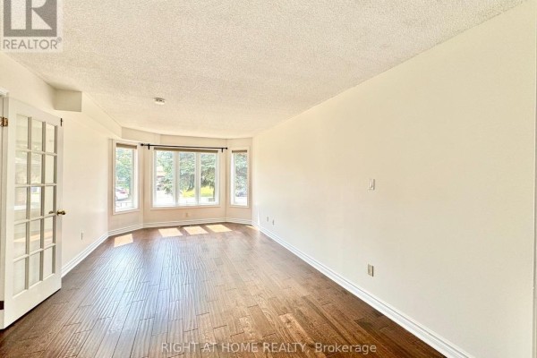 48 James Street, Barrie, ON L4N6Y3 Photo 4
