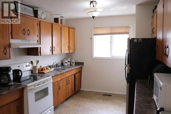 Dining room - 48 Jerry Potts Boulevard W, Lethbridge, AB T1K5M5 Photo 4