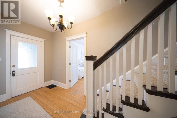 Recreation room - 48 Lincoln Avenue, Brantford, ON N3T4S7 Photo 4