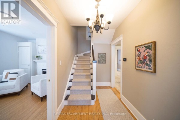5pc Bathroom - 48 Lincoln Avenue, Brantford, ON N3T4S7 Photo 5