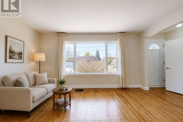 48 Loney Avenue, Toronto, ON, photo 3