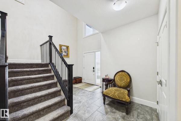 48 Lundberg Cr, Red Deer, AB, photo 3