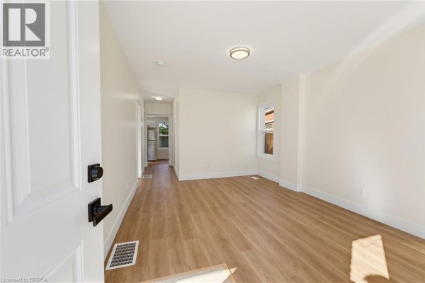 Dinette - 48 Maitland Street, Brantford, ON N3S6L1 Photo 4