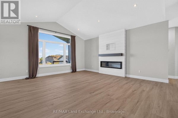 Living room - 48 Mctavish Crescent, Huron Kinloss, ON N0G2R0 Photo 5