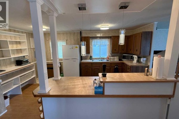 4pc Bathroom - 48 Mobile Drive Ne, Three Hills, AB T0M2A0 Photo 5