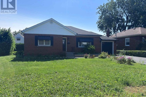 48 Mountain Avenue N, Hamilton, ON, photo 2