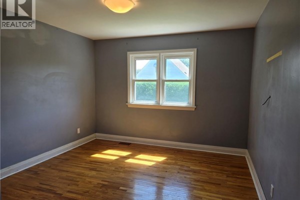 Primary Bedroom - 48 Mountain Avenue N, Stoney Creek, ON L8G3N9 Photo 5