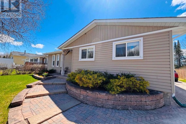 48 Redwing Avenue, Manitouwadge