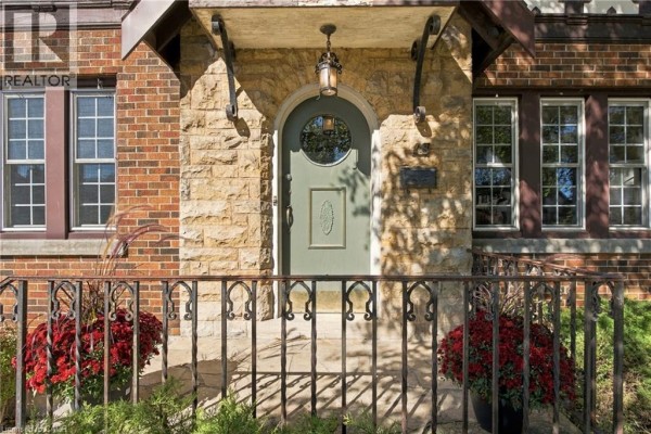 Foyer - 48 Rothsay Avenue, Hamilton, ON L8M3G1 Photo 2