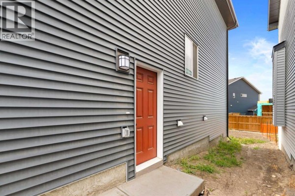 Bonus Room - 48 Southborough Lane, Cochrane, AB T4C3J4 Photo 5