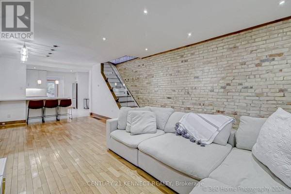 Primary Bedroom - 48 Stephenson Avenue, Toronto, ON M4C1G1 Photo 4