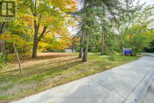 48 The Bridle Path, Toronto, ON M2L1C8 Photo 3