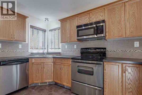 48 Vanson Close, Red Deer, AB, photo 3