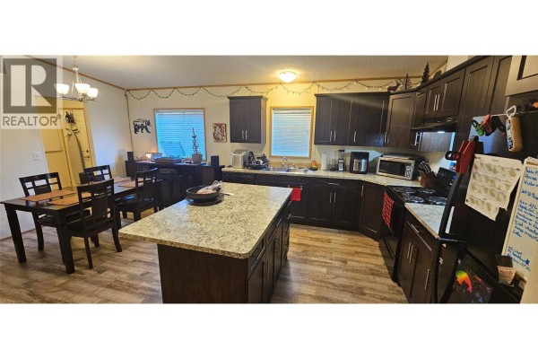 4pc Ensuite bath - 48 Wilderness Heights Drive, Elkford, BC V0B1H0 Photo 5